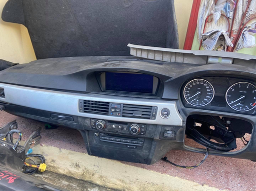 BMW E90 Dashboard 